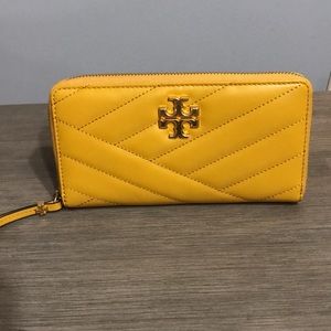Tory Burch Zip Continental Wallet